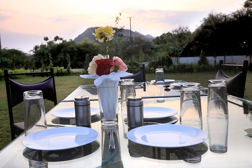 Hotel Devi Palace Udaipur Dış mekan fotoğraf