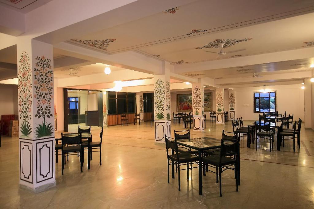 Hotel Devi Palace Udaipur Dış mekan fotoğraf